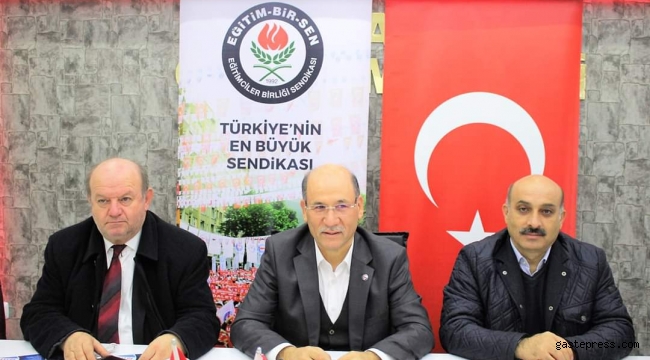 Eğitim-Bir-Sen Adana Şube Başkanı Mehmet Sezer 10 Ocak Çalışan Gazeteciler günü basın toplantısı 