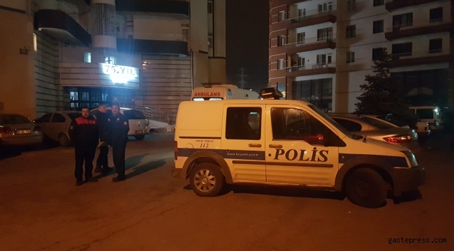 İntihara kalkışan kadını polis ikna etti