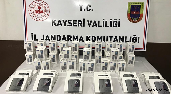 İşyerinde kaçak cep telefonu satan 1 kişi gözaltına alındı