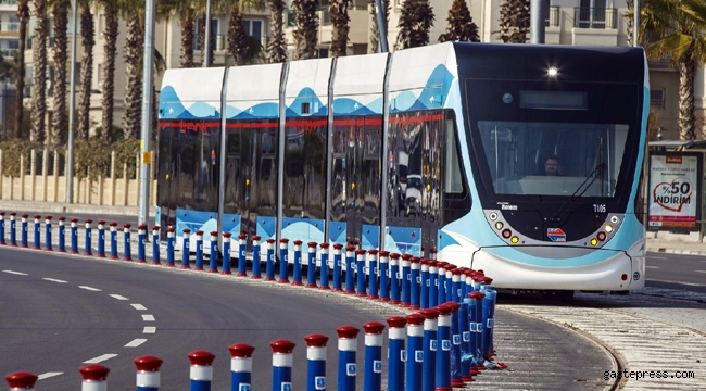 İzmir tramvayla 100 bin ton karbondioksit emisyonunu engelledi!