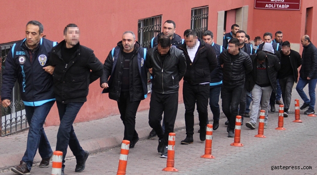 Kayseri'de Arızalı Araç Kiralayarak Tehditle Senet İmzalatan Çete Çökertildi!