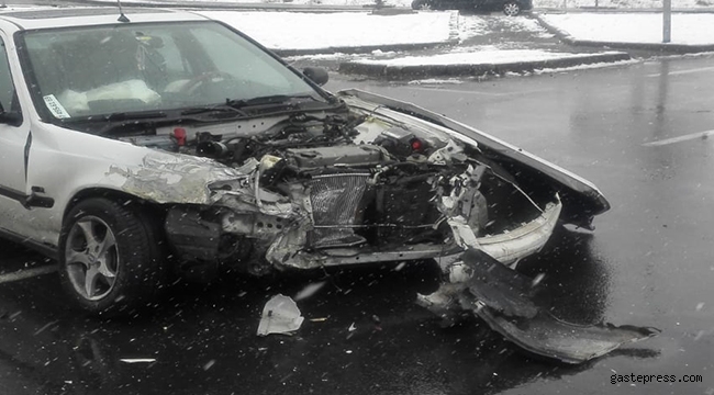 Kayseri'de trafik kazası: 3 yaralı