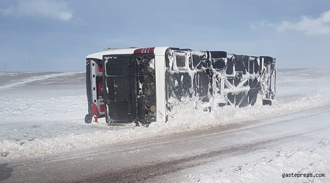 Kayseri'de yolcu otobüsü devrildi: 13 yaralı