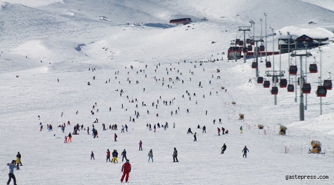 Kayseri Erciyes, hafta sonu 70 bin tatilciyi ağırladı!
