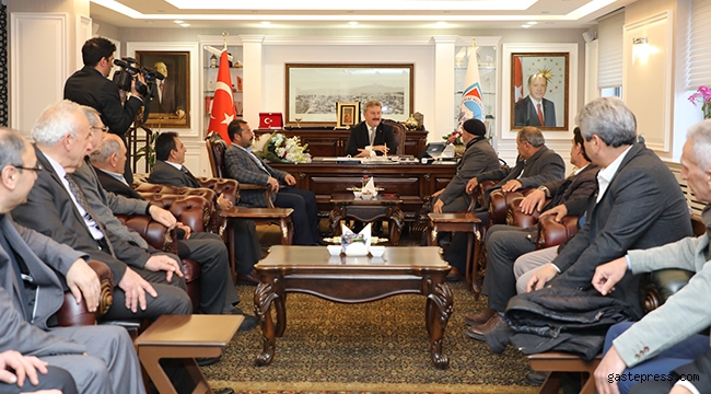 Kayseri Talas İlçesi Muhtarlarından Başkan Palancıoğlu'na Ziyaret