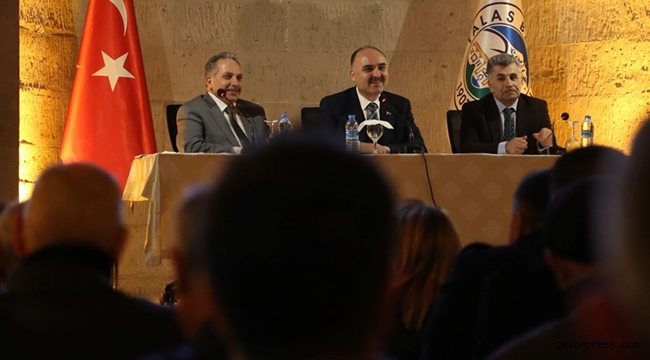 Kayseri Valisi Şehmus Günaydın, Talas’ta muhtarlarla buluştu 