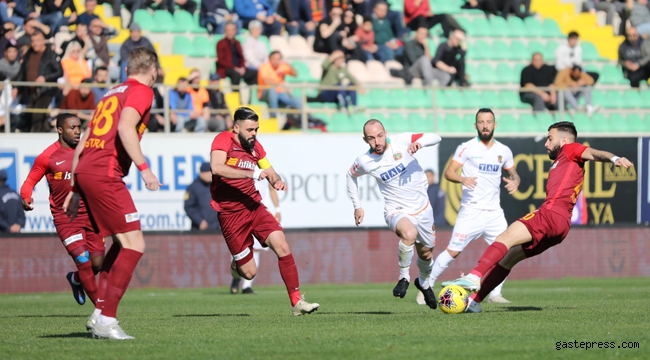 Kayserispor Ligde oynadığı son 4 maçta kalesinde 18 gol gördü!