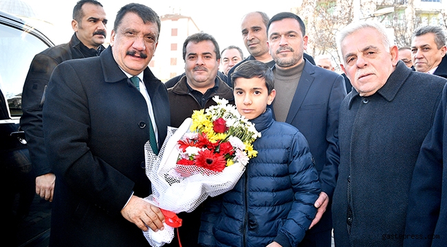 Malatya Büyükşehir Belediye Başkanı Gürkan Fırat Mahallesini ziyaret etti 