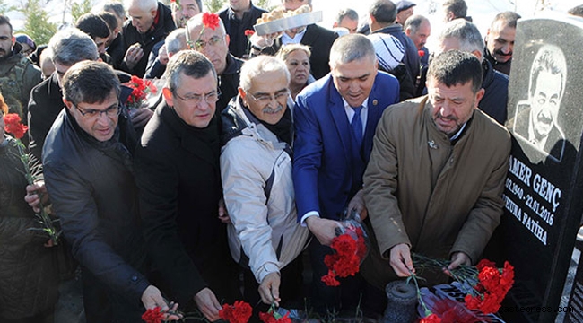 TBMM Eski Başkanvekili ve CHP Tunceli Eski Milletvekili Kamer Genç, mezarı başında anıldı!