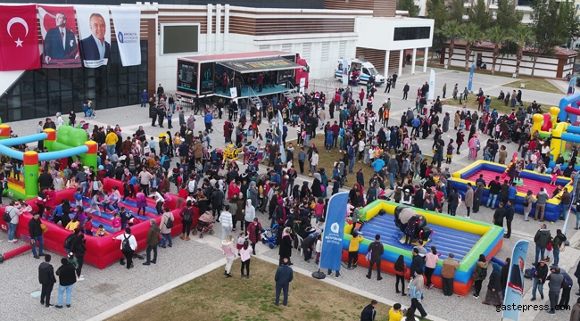 Antalya Büyükşehir’in Manavgat Çocuk Şenliği’ne yoğun ilgi vardı!