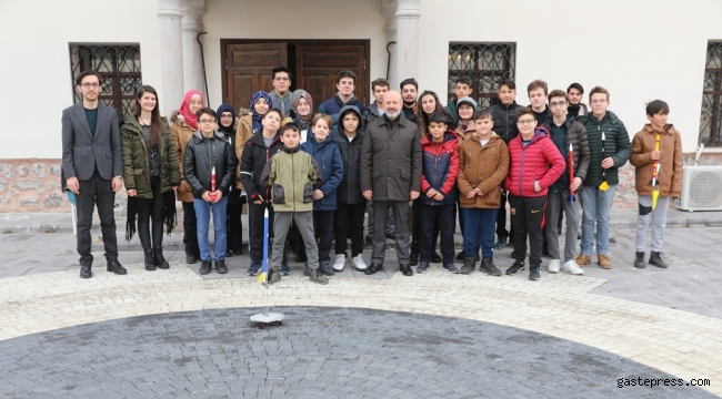 Başkan Çolakbayrakdar, “Geleceğin Bilim Adamlarını ve Mühendislerini Yetiştiriyoruz''
