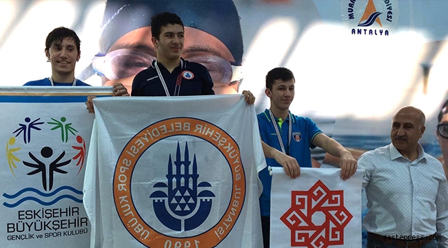 Eskişehir Büyükşehir'in Özel Sporcuları Madalyaları Topluyor