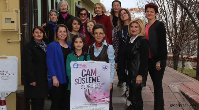 Eskişehir'de Cama Renk Veren Kadınların Sergisi Büyük Beğeni Topladı!