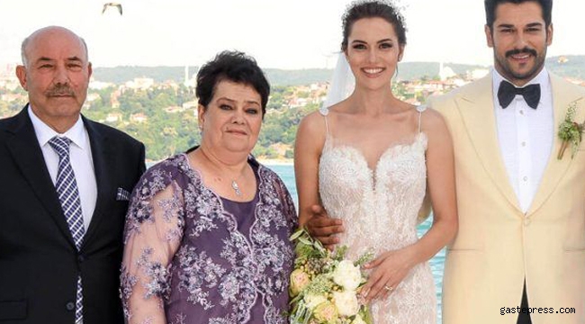 Güzel Oyuncu Fahriye Evcen'in acı günü!