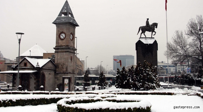 Kayseri'de kar yağışı etkili oldu