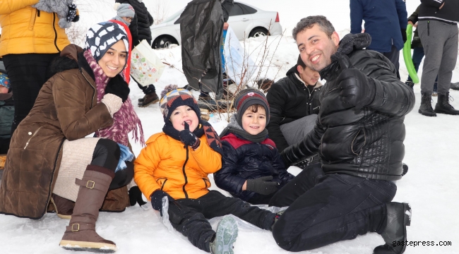Kayseri'de parkta kayak keyfi