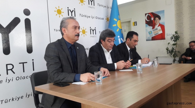 Kayseri İYİ Parti Millet Vekili Dursun Ataş'ın katılımıyla genişletilmiş il yönetim kurulu toplantısı gerçekleştirdi.