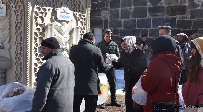 Kocasinan Belediyesi'nden Vatandaşlara Sıcak Çorba İkramı