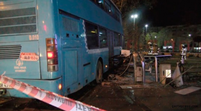 Otobüs Durağa Daldı