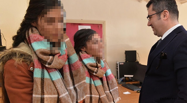 PKK'lı teröristler 2 genç kızı dağa kaçırmaya çalışırken yakalandı