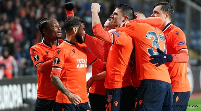 Sporting'i deviren Medipol Başakşehir UEFA Avrupa Ligi'nde son 16'ya yükseldi!