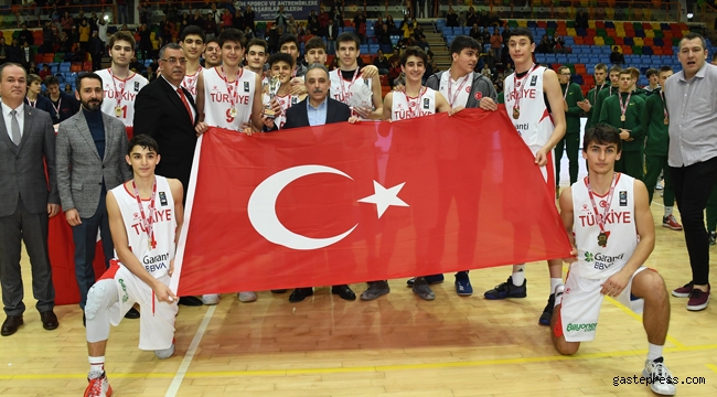 Yıldız Milli Basketbol Takımımız Konya’da Şampiyon Oldu!