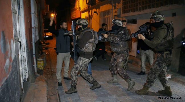 Adana'da DEAŞ ve El Kaide operasyonu: 3 gözaltı
