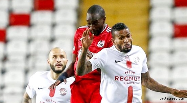 Antalyaspor'dan Sivasspor'a sessiz darbe!