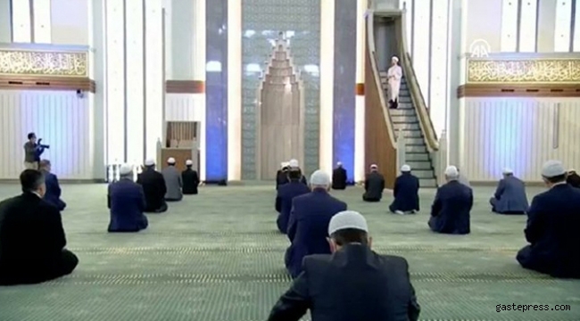 Dün Kılınan Beştepe'deki 'özel Cuma'nın cemaatinde kimler vardı? 