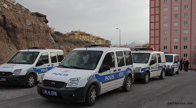 Evlilik teklifini reddeden sevgilisini yaralayıp, intihar etti