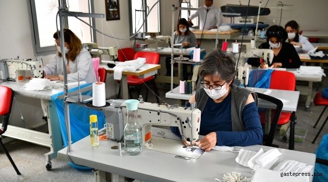 İzmi Büyükşehir maske üretmeye başladı