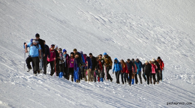 Kadınlar için Erciyes'e zirve tırmanışı