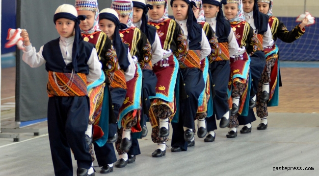 Kayseri'de halk oyunları yarışması