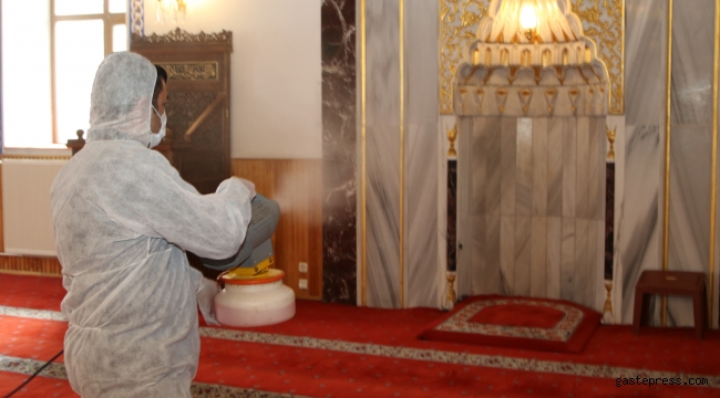 Kayseri Hacılar'da Cuma Nazı Öncesi Cami Dezenfeksiyonu