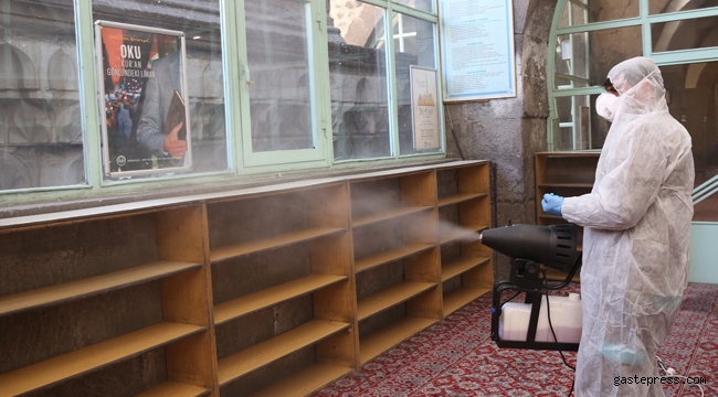 Kayseri Melikgazi Belediyesi, Cami ve Sosyal Tesisleri Dezenfekte Edildi!