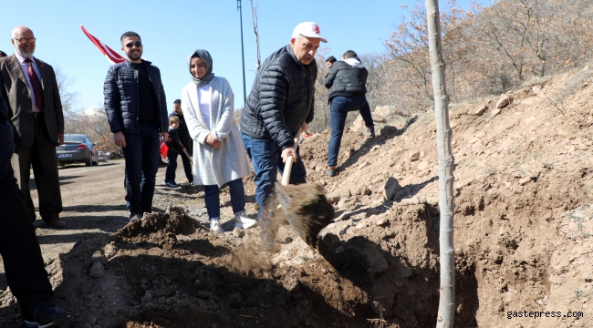 Kayseri Talas'ta İdlib Şehitleri İçin Fidan