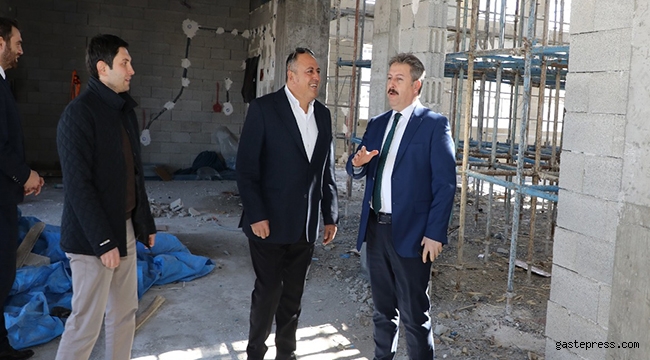 Melikgazi Belediye Başkanı Mustafa Palancıoğlu, Yeşilyurt’ta yapımı devam eden Hamdi Şanlıünal Camii’de inceleme yaptı.
