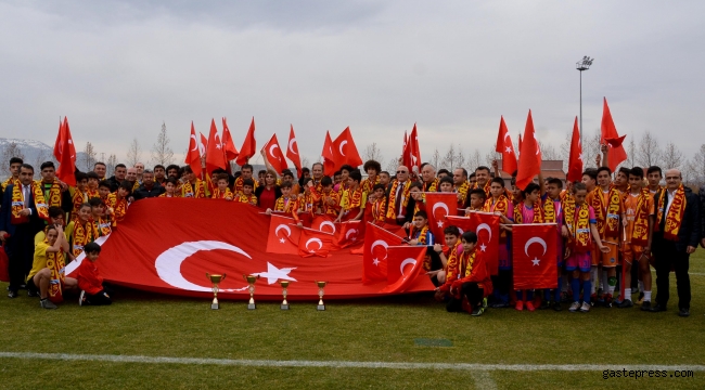 'Okullu Yıldız Erkekler Futbol İl Birinciliği' maçları sona erdi