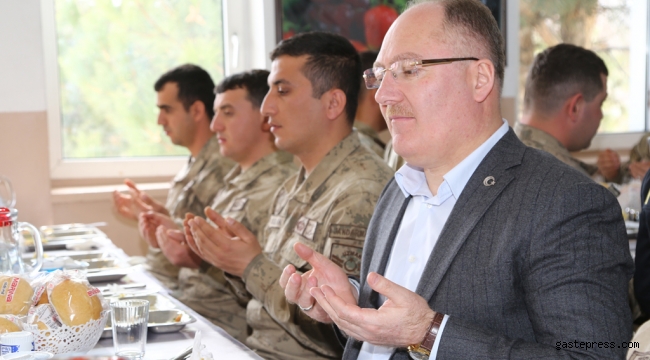 Sivas Belediye Başkanı Hilmi Bilgin Ve İl Protokolünden Mehmetçiğe Moral Ziyareti