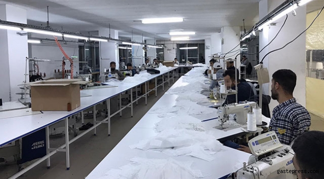 Esenyurt’ta kaçak medikal maske ve tulum operasyonu