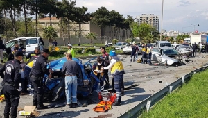 Hatay'da freni boşalan TIR, çok sayıda araca çarptı
