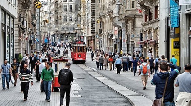 İstanbul’da, Yaklaşık 2,5 Milyon İnsan Hala Sokaklarda!