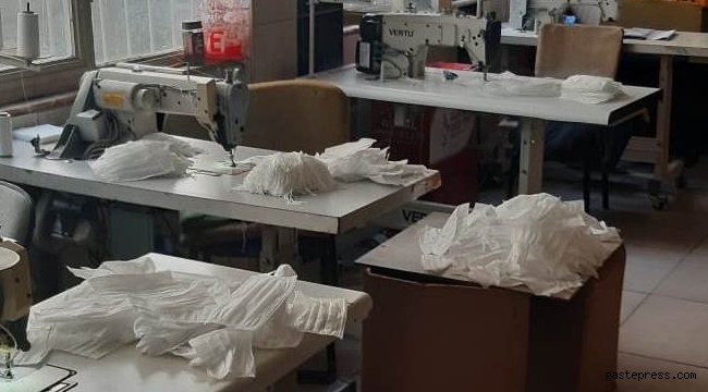 İzmir Bornovo'da Kaçak maske üretenlere zabıta baskını!