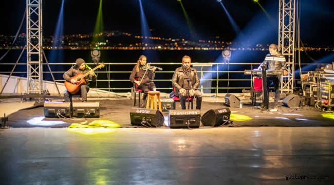 İzmir Körfezi’nde tarihi yüzüncü yıl konseri