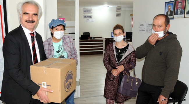 Kayseri'de, berber ve kuaförlere gıda yardımı