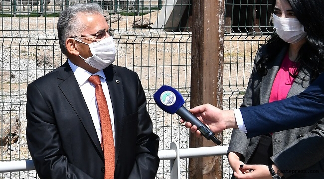 Kayseri'de Memduh Başkan “Biz Hizmet Ederiz, Siz Evde Kalın" dedi!