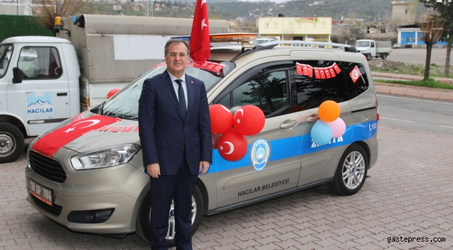 Kayseri Hacılar Belediye Başkanı  Bilal Özdoğan Çocukların Bayramını Hediyelerle Kutladı