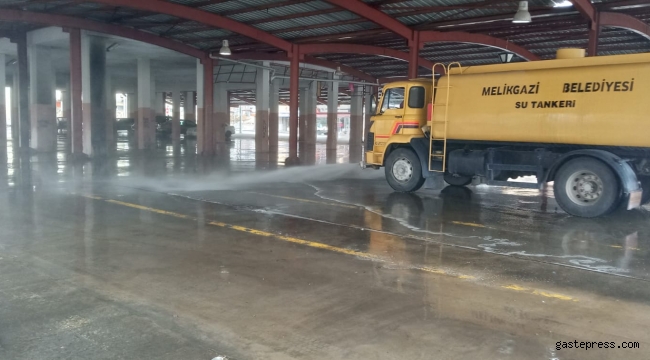 Kayseri Melikgazi Belediyesi, Semt Pazarlarını Dezenfekte Ediyor.