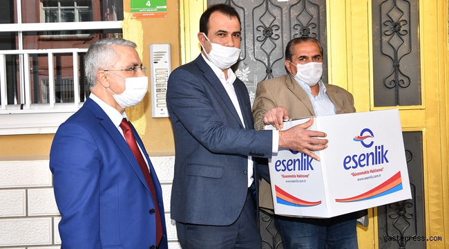 Malatya Büyükşehirden İşyerleri Kapanan Berber ve Kuaförlere Gıda Yardımı!