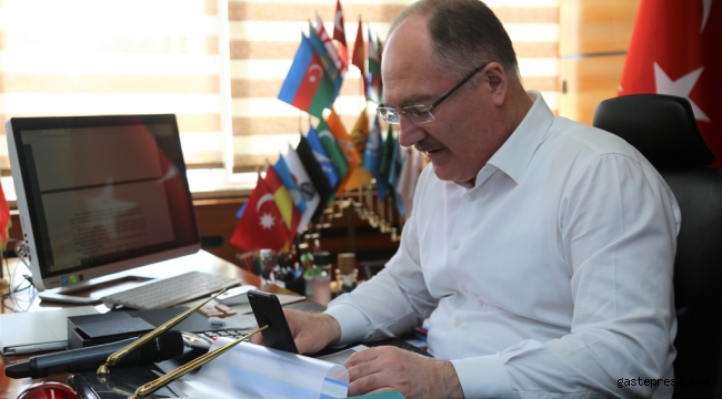 Sivas Büyükşehir Belediye Başkanı Bilgin, Vatandaşların Kandilini Telefonla Arayarak Kutladı.
